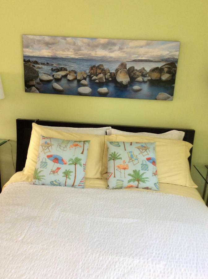 A Float Home B&B In Fisherman'S Wharf Victoria Extérieur photo