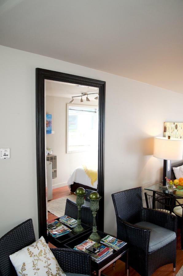 A Float Home B&B In Fisherman'S Wharf Victoria Extérieur photo