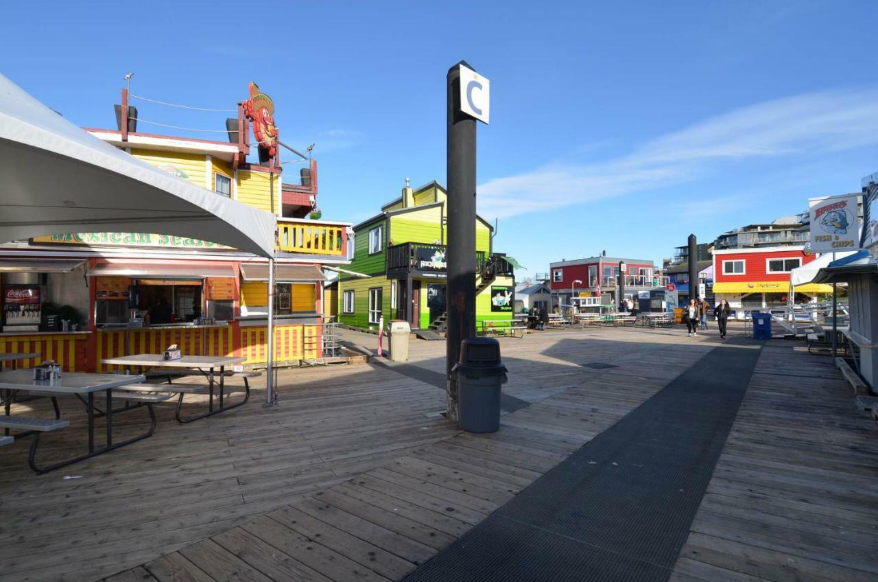 A Float Home B&B In Fisherman'S Wharf Victoria Extérieur photo