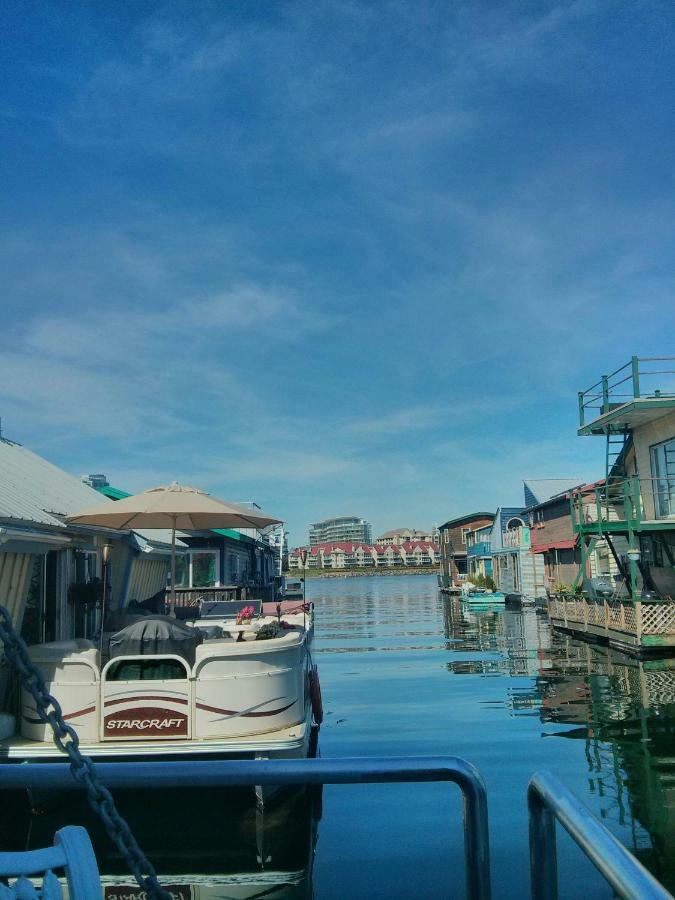 A Float Home B&B In Fisherman'S Wharf Victoria Extérieur photo